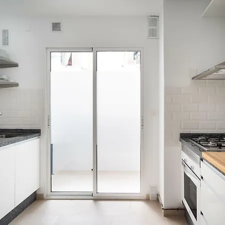 Arcos Infostays - Free Parking Apartament